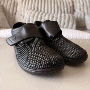 Propet WPRX25 Womens size 12 Black Leather Woven Hook Loop Walking Shoes Sneaker